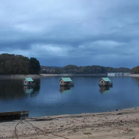 Les Chalets Flottants Des Planquettes Chalé *