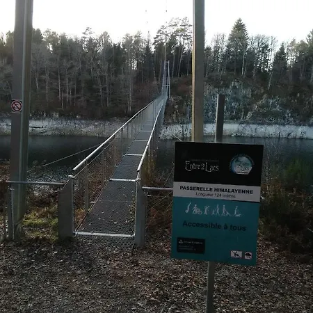 Les Chalets Flottants Des Planquettes Chalé Saint-Etienne-Cantales