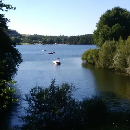 Les Chalets Flottants Des Planquettes * Saint-Etienne-Cantales