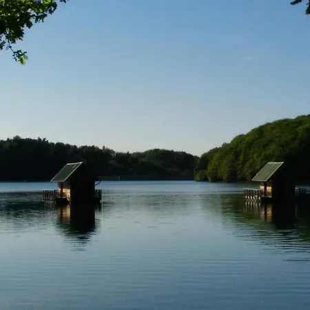 Les Chalets Flottants Des Planquettes Chalé